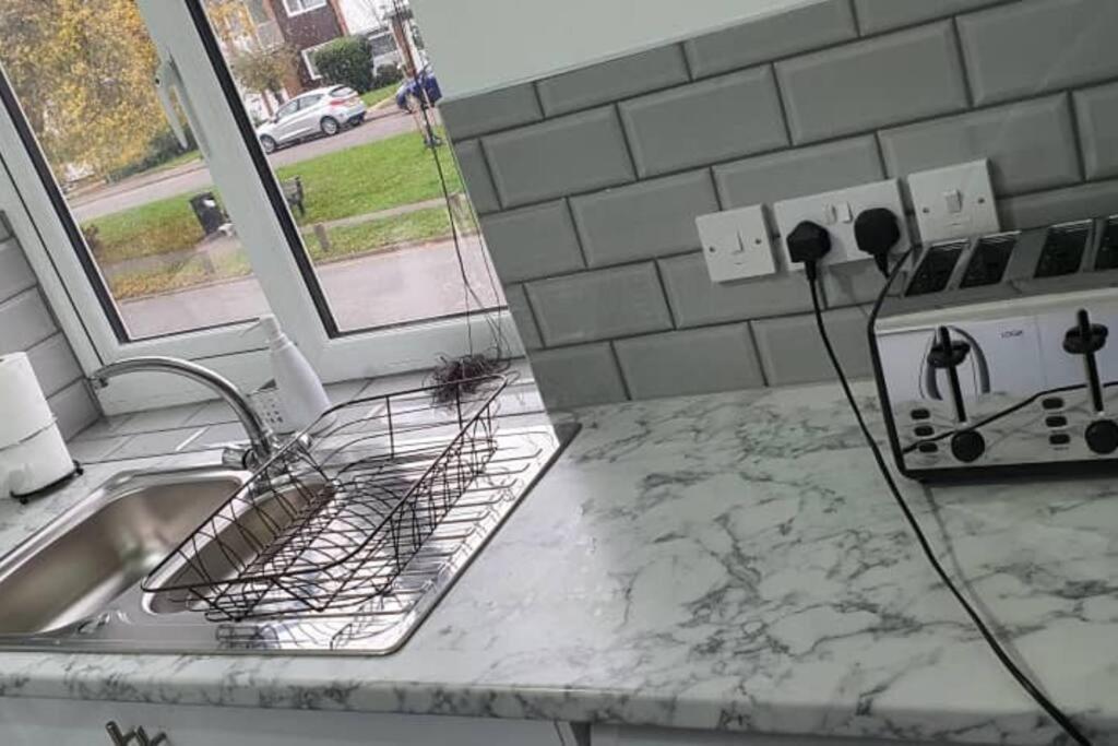 Exquisite And Modern 2 Bed Maisonette Harmondsworth Exterior photo